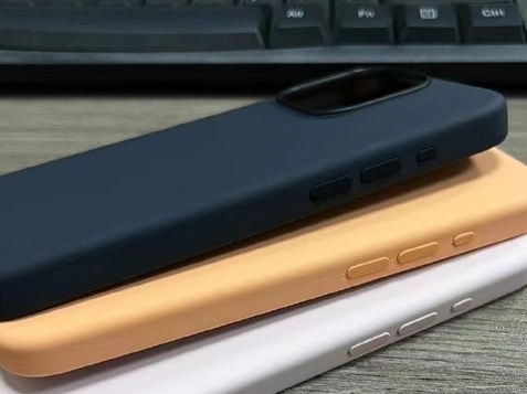 达坂城苹果14维修站分享iPhone14手机壳能直接给iPhone15用吗?